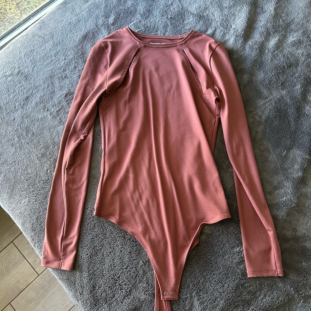 Abercrombie & Fitch Mauve Long Sleeve Top